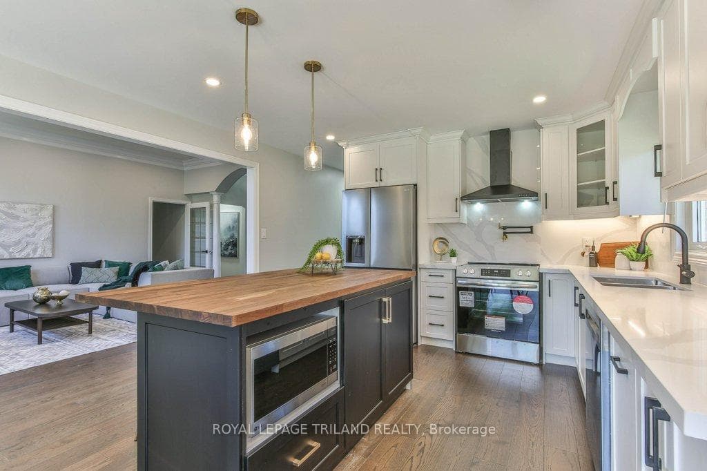 16 PINEHURST Drive photo 9