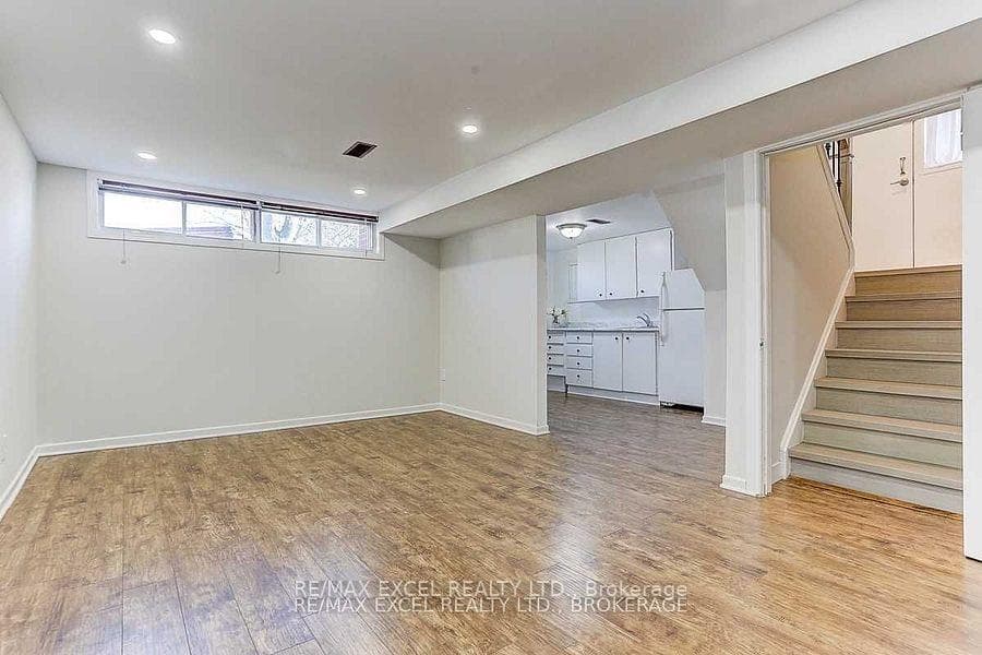 263 Zelda Crescent Unit (Bsmt) photo 6