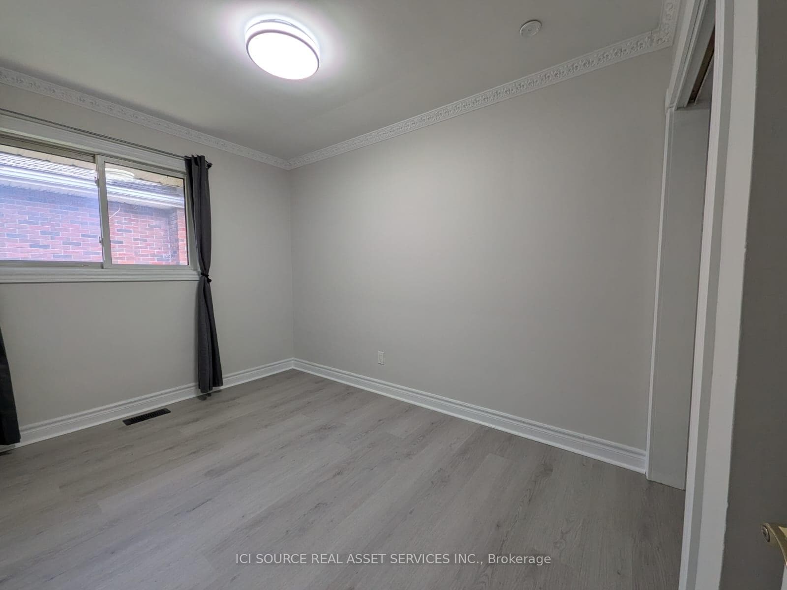 21 Parkdale Drive Unit A - Upper photo 10