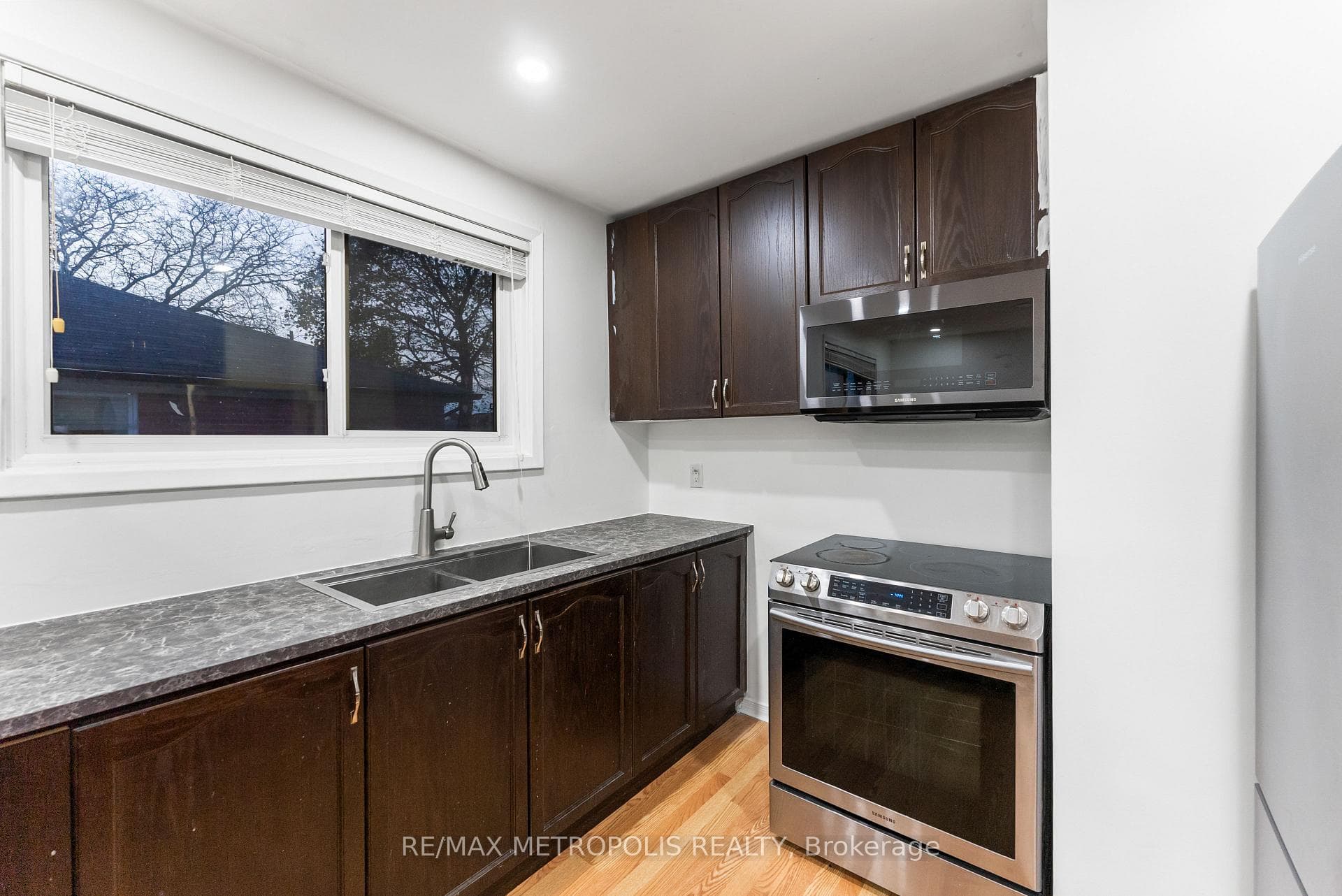 312 Palmerston Avenue Unit MAIN photo 6