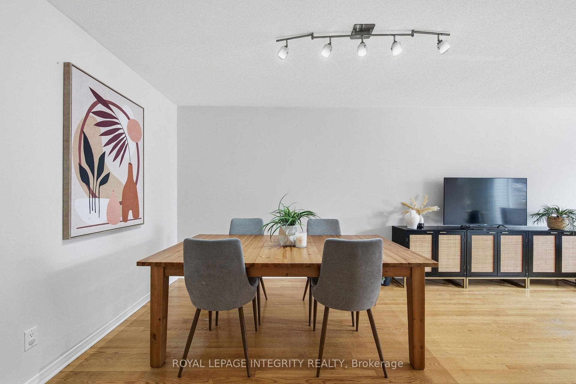 4 Binbury Way photo 13