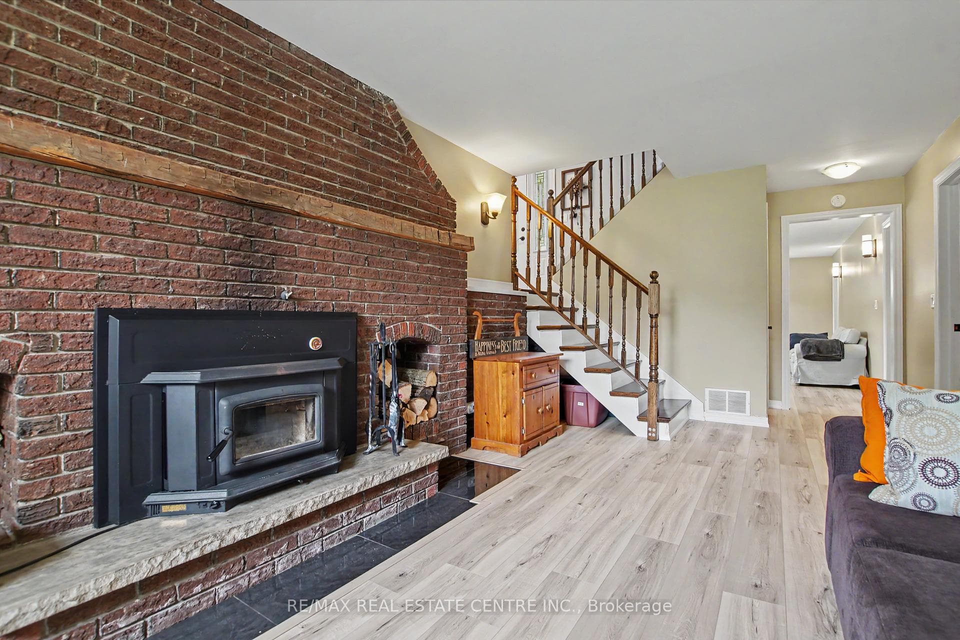 1045 Queens Bush Road photo 26