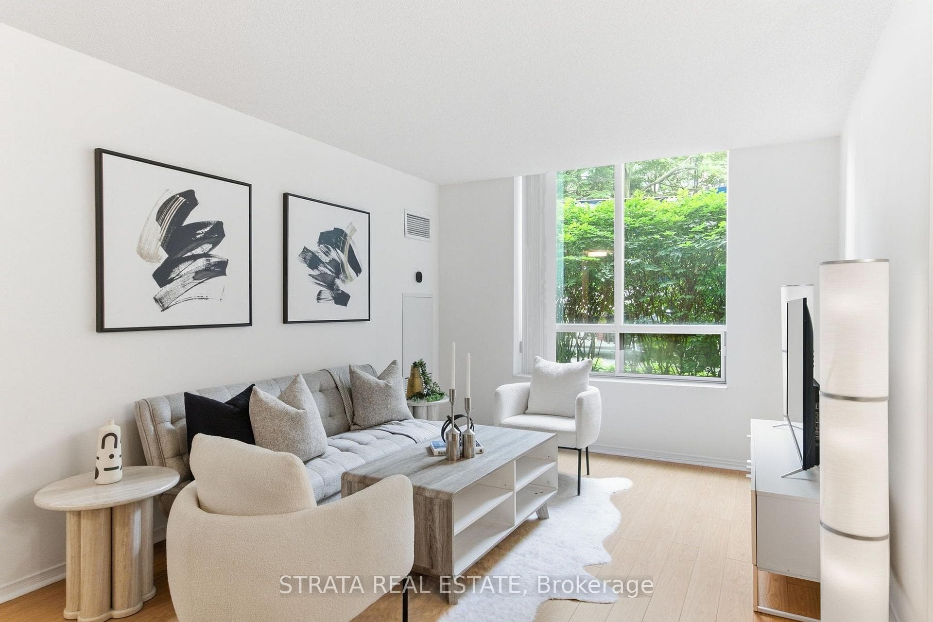29 Pemberton Avenue Unit 105 photo 2