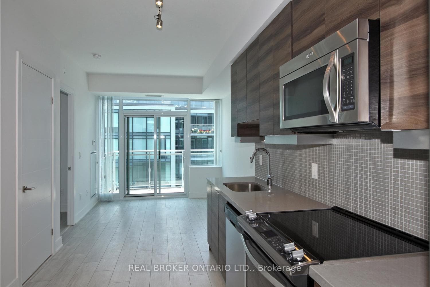 525 Adelaide Street Unit PH31 photo 3