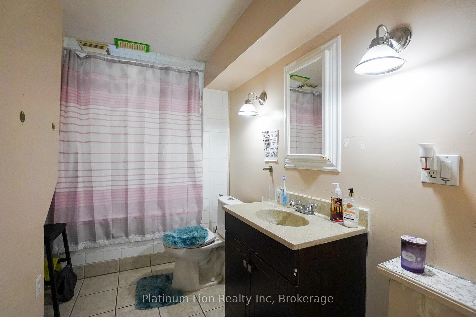 99 Donnici Drive photo 27