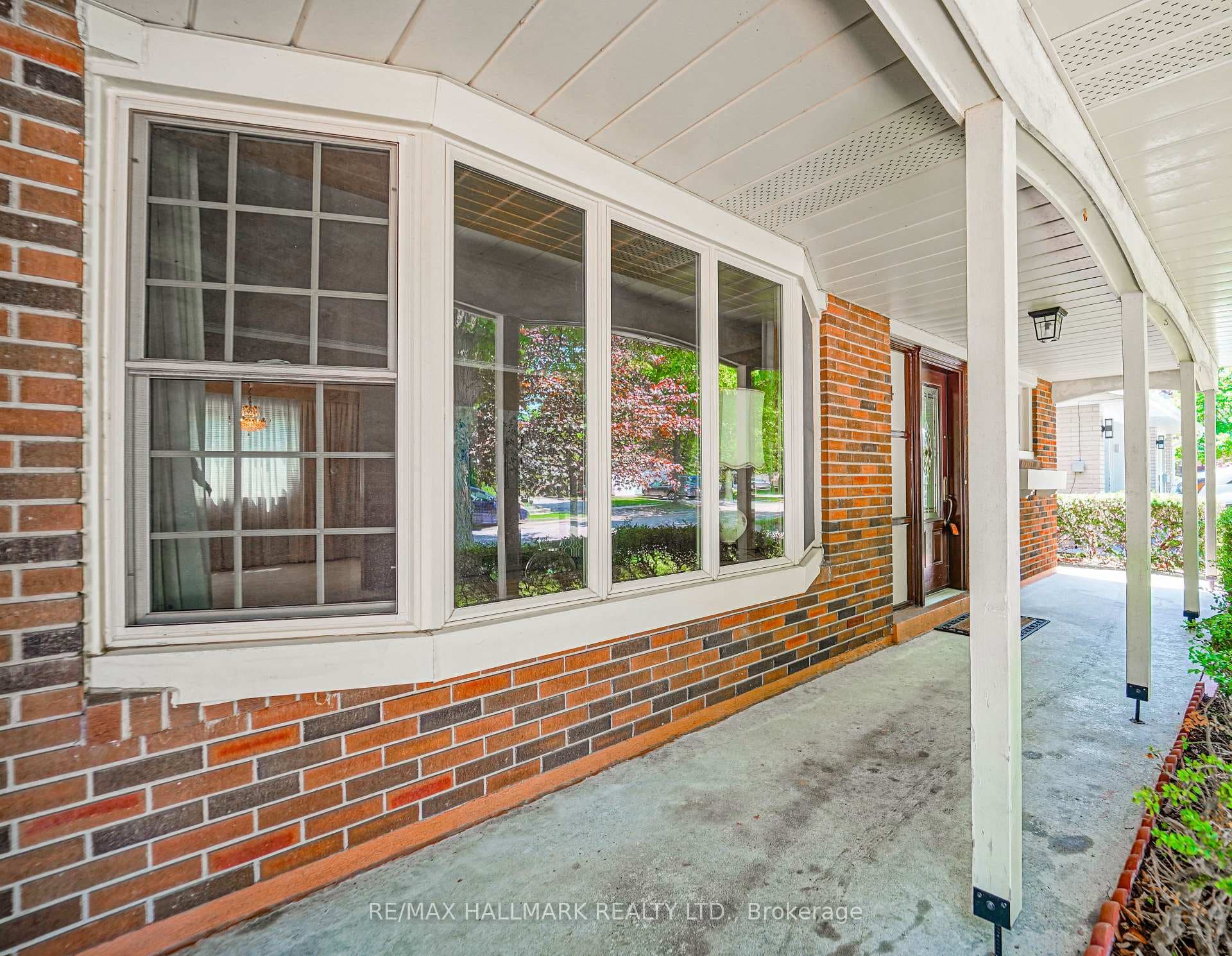 14 Castledene Crescent photo 3