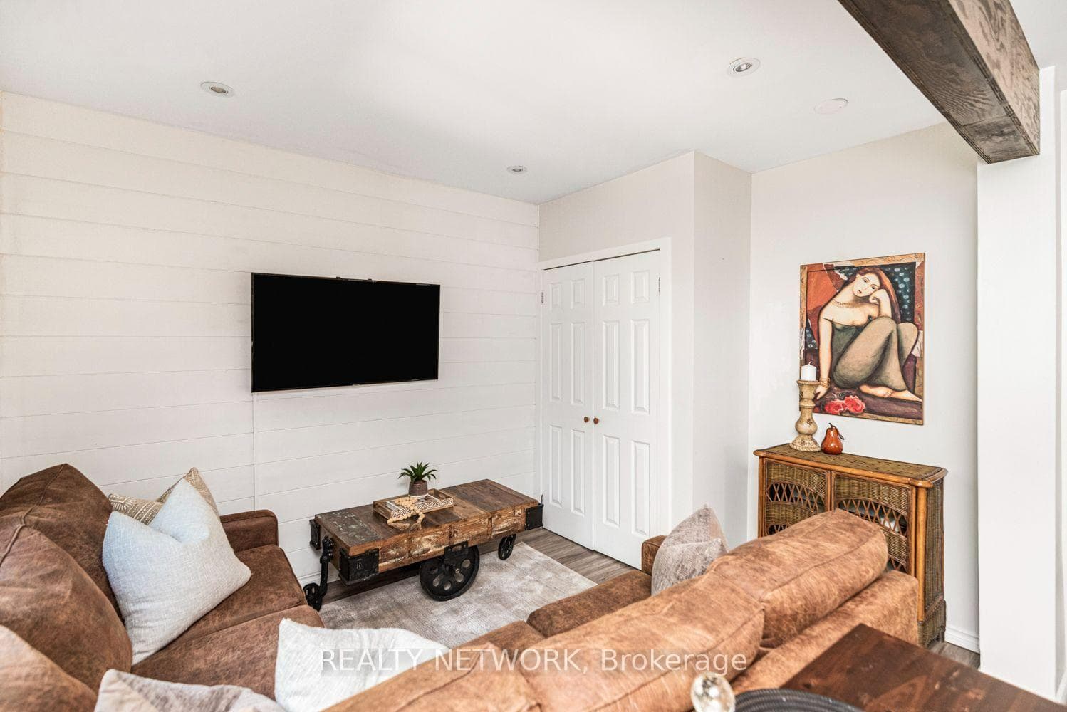 134 Erie Avenue photo 9