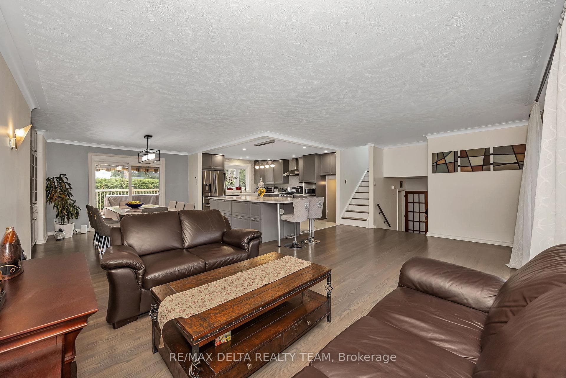 2350 Georgina Drive photo 9