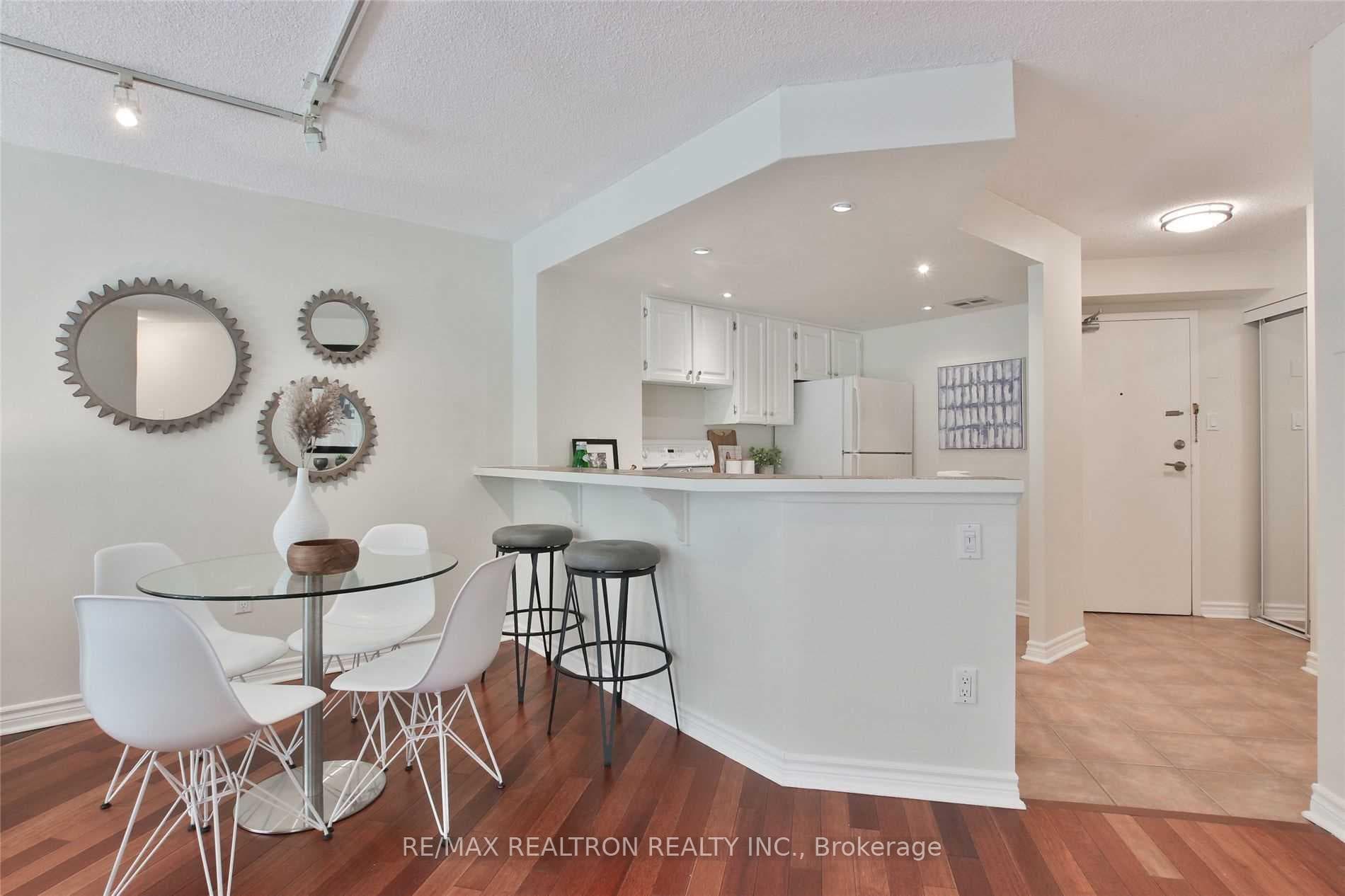 77 Maitland Place Unit 326 photo 11