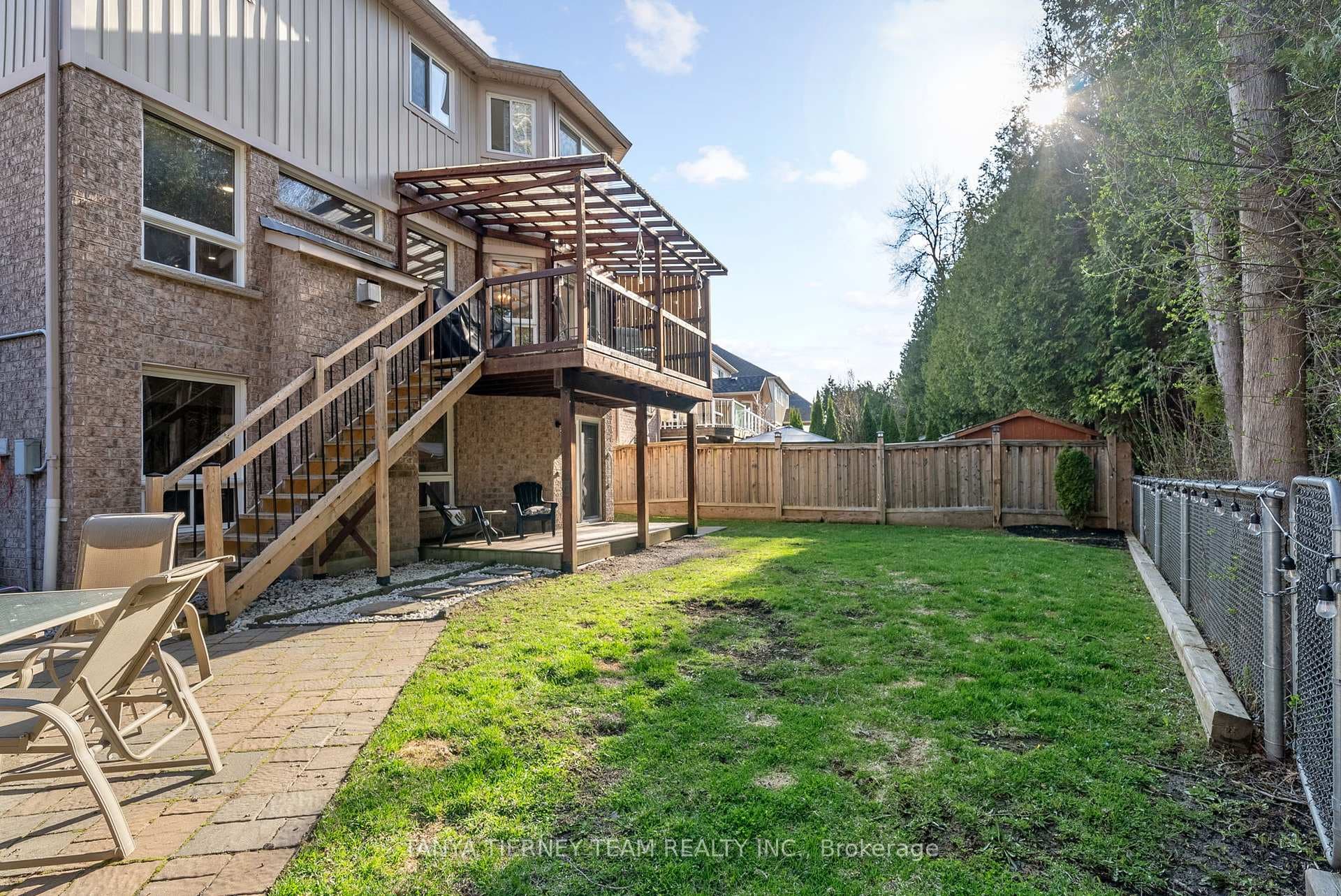 170 Sleeman Square photo 43
