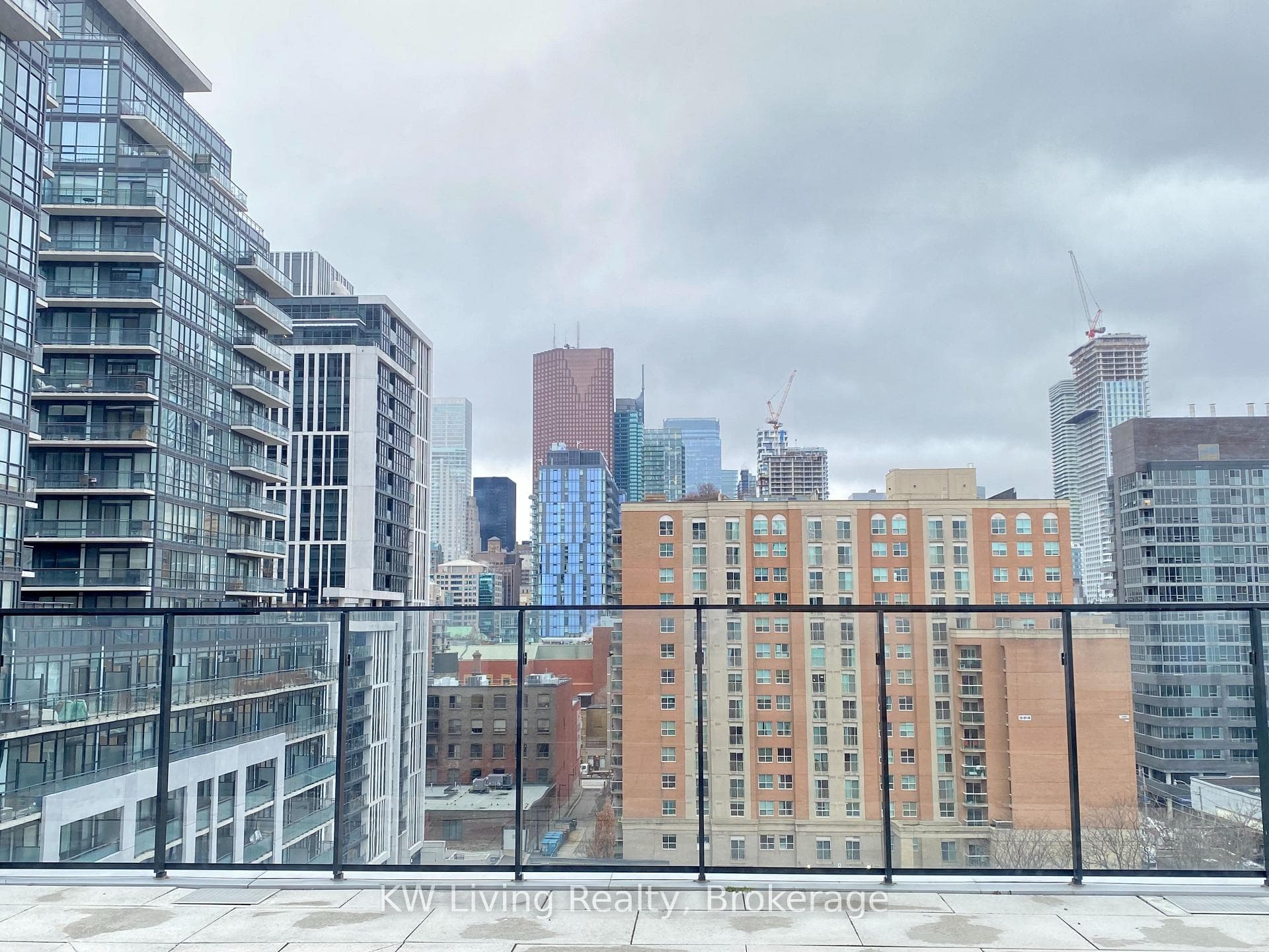55 Ontario Street Unit 611 photo 9