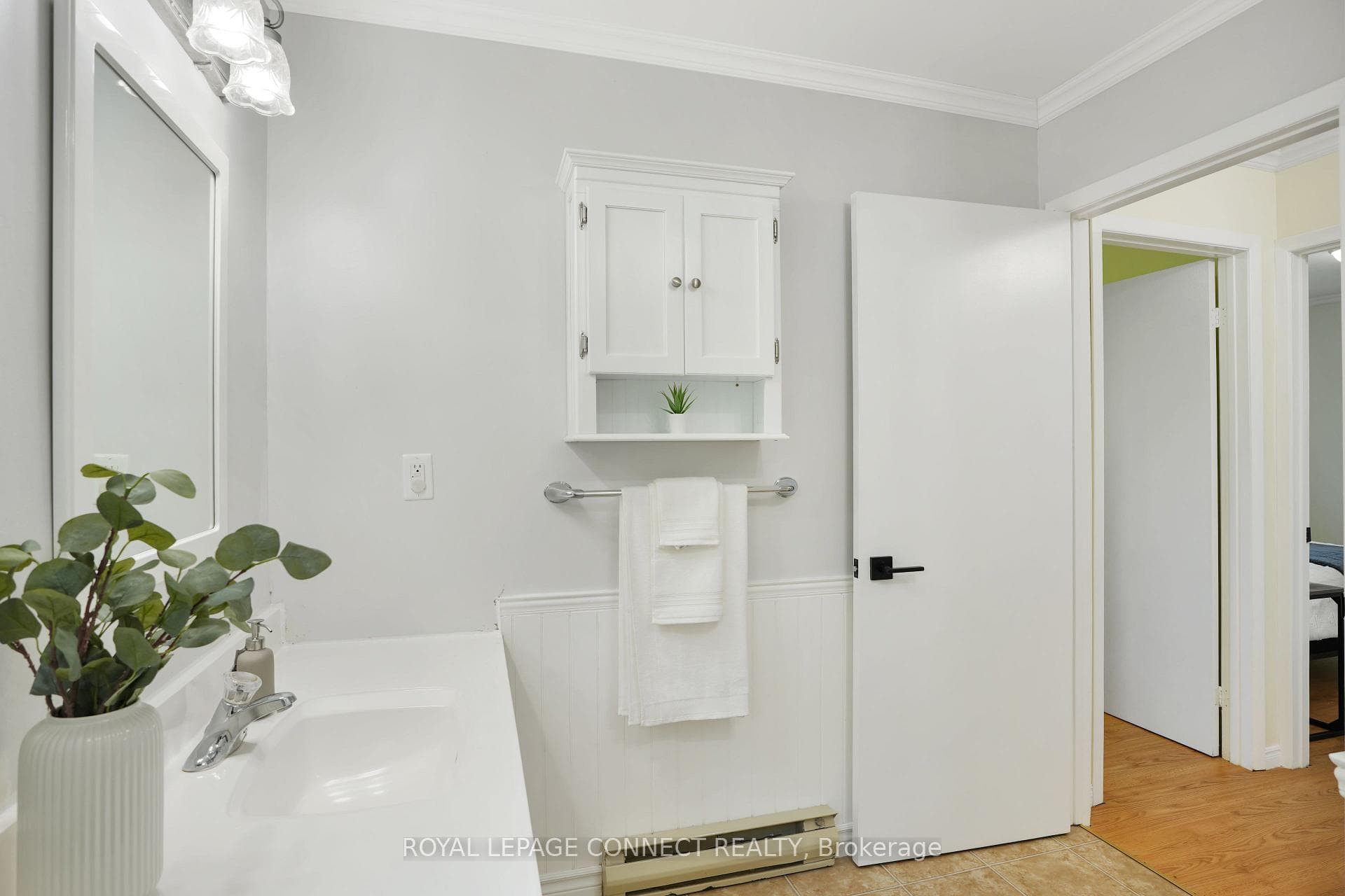 1049 Johnston Road photo 6