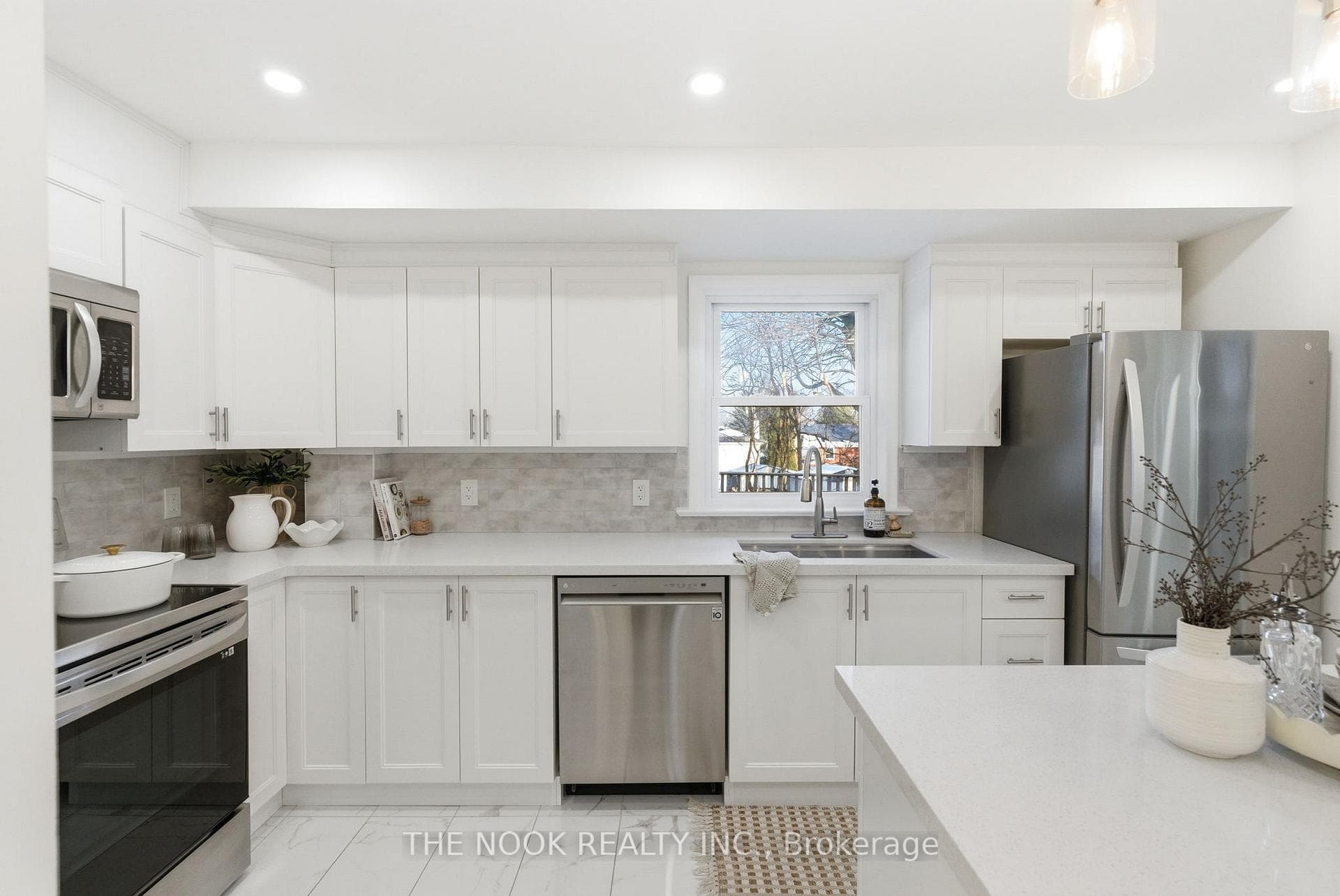 126 Abbott Boulevard photo 22