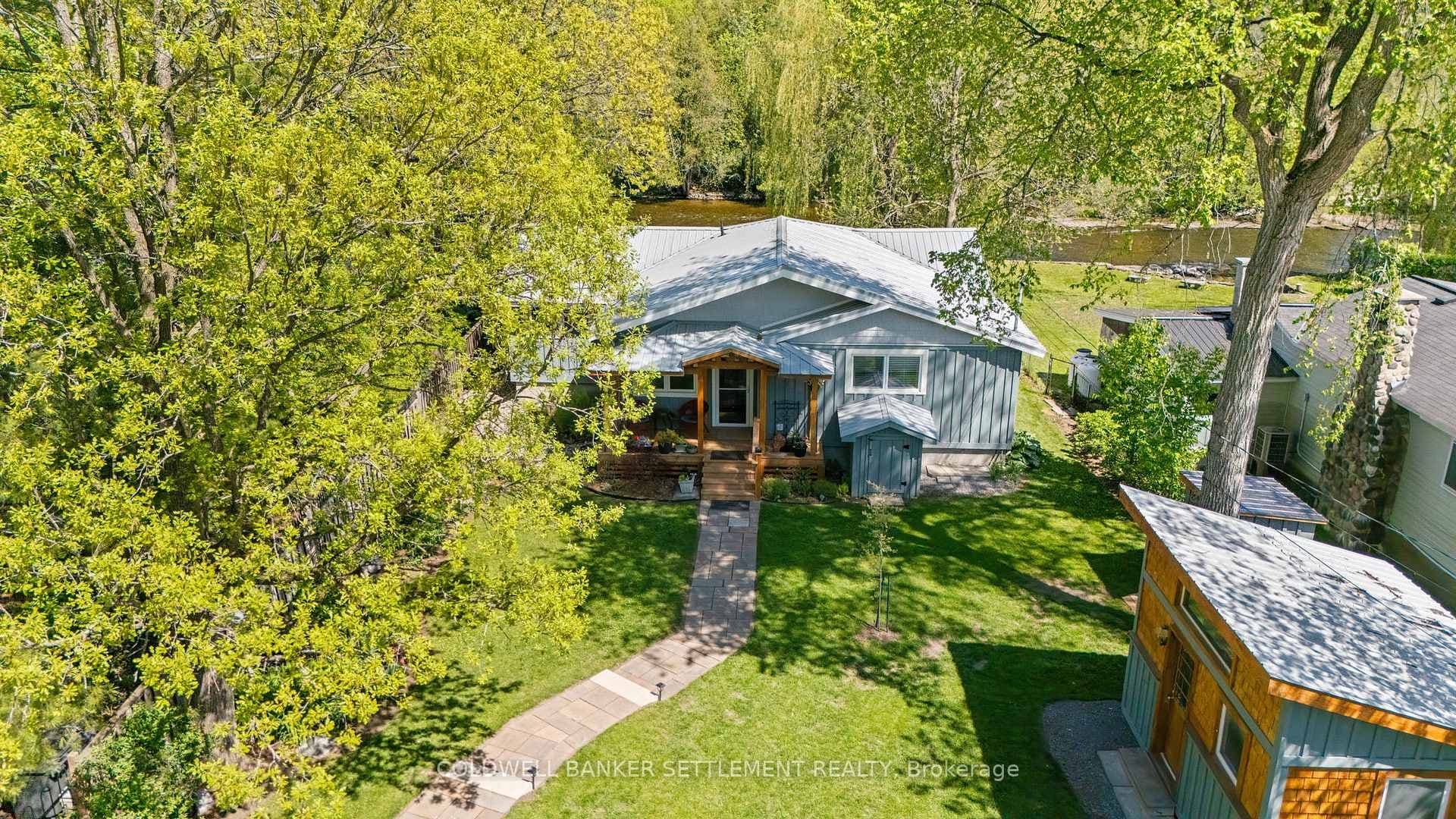 137 Booth Drive photo 2