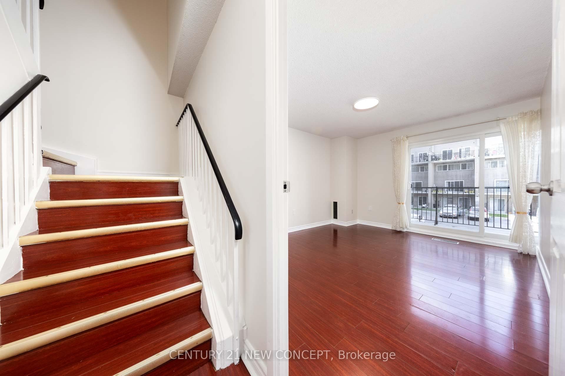 165 Cherokee Boulevard Unit 136 photo 3