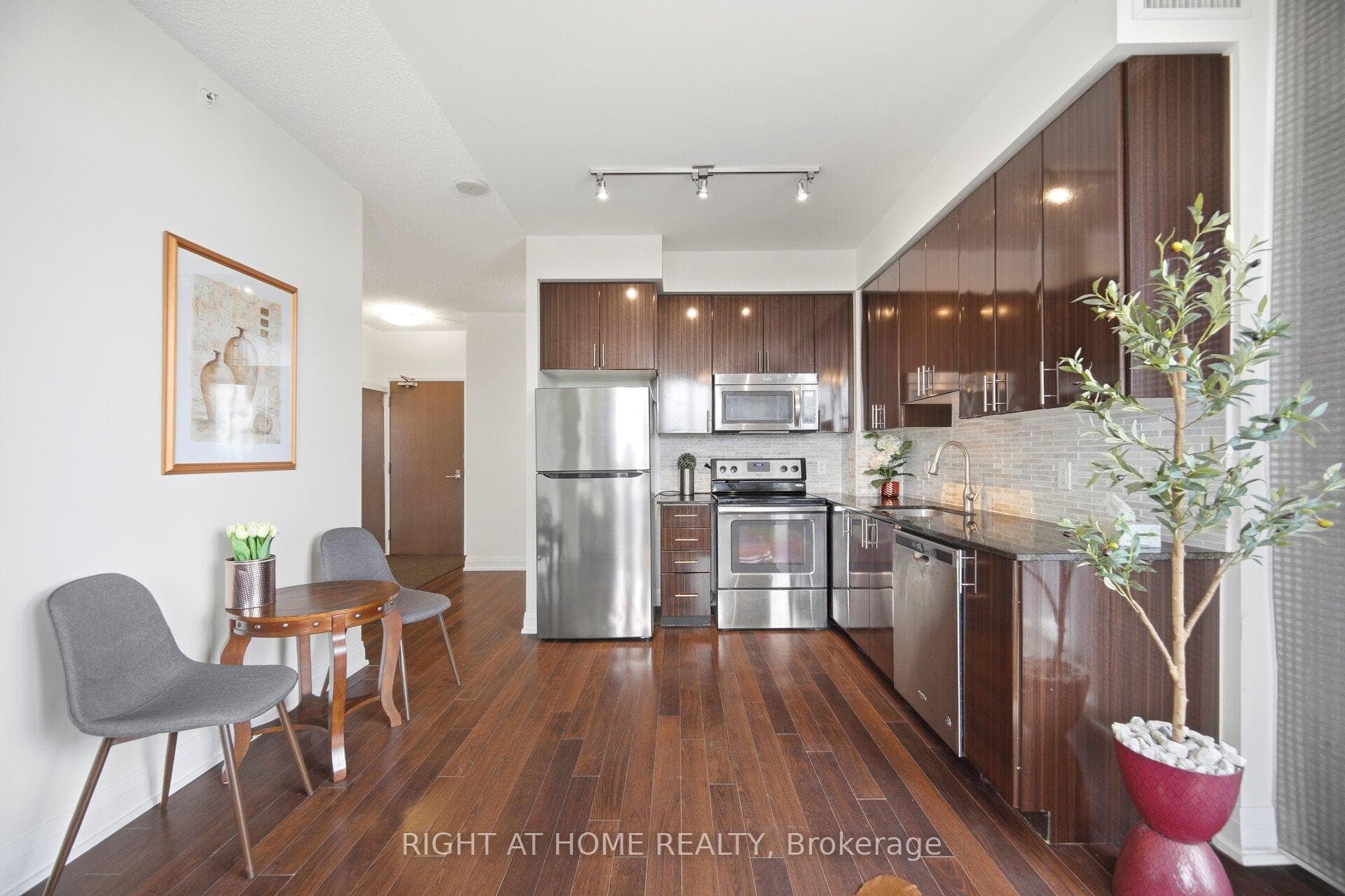 85 North Park Road Unit 612 photo 13
