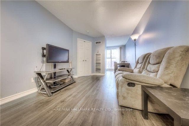 222 The Esplanade N/A Unit 306 photo 1
