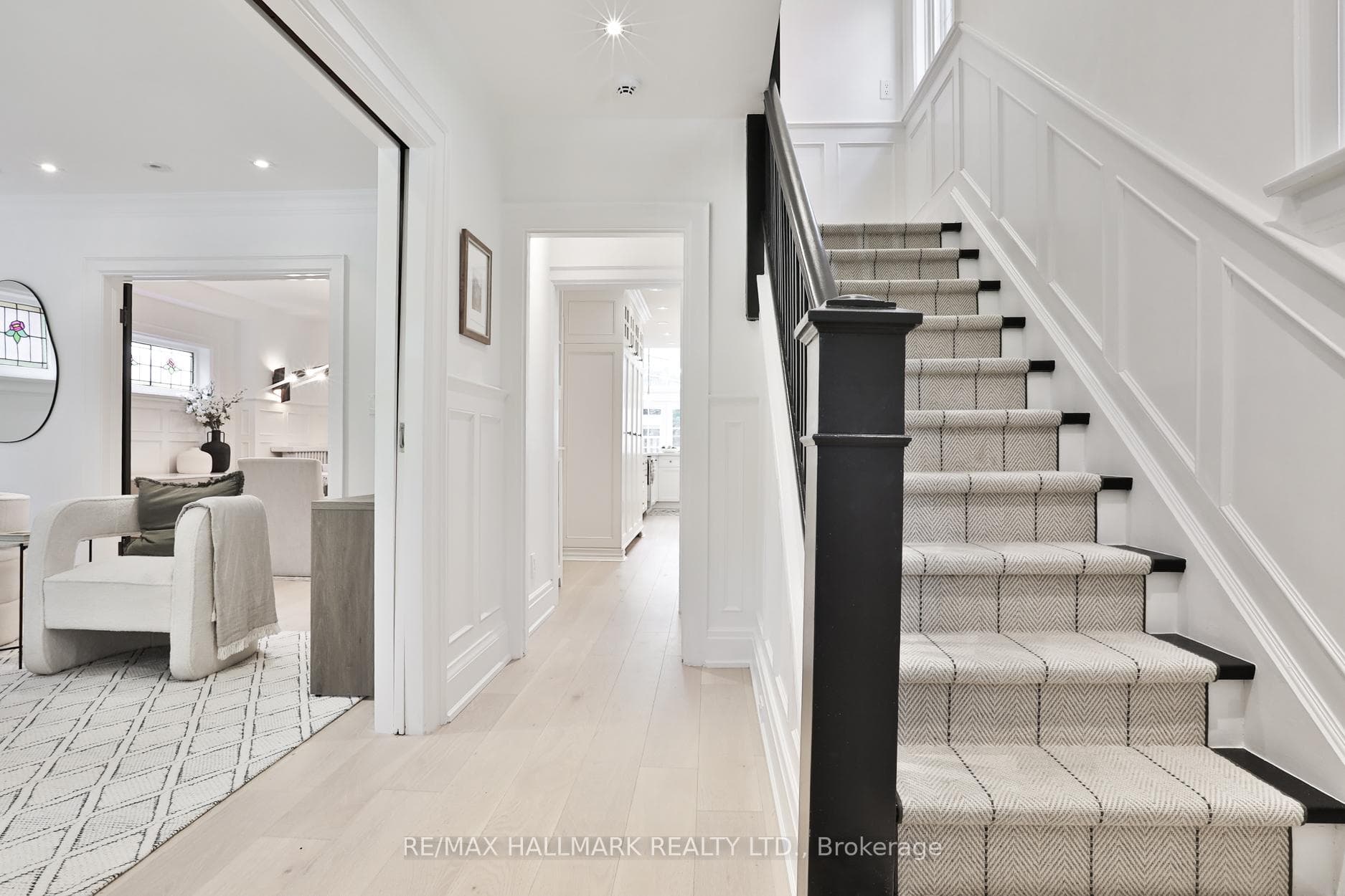73 Elwood Boulevard photo 23