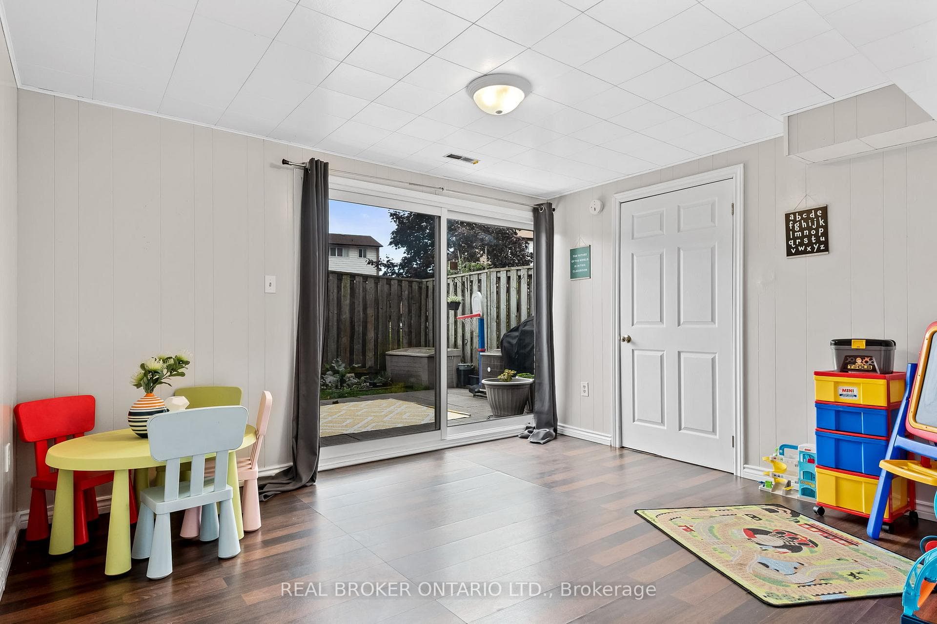 321 Blackthorn Street Unit 37 photo 31