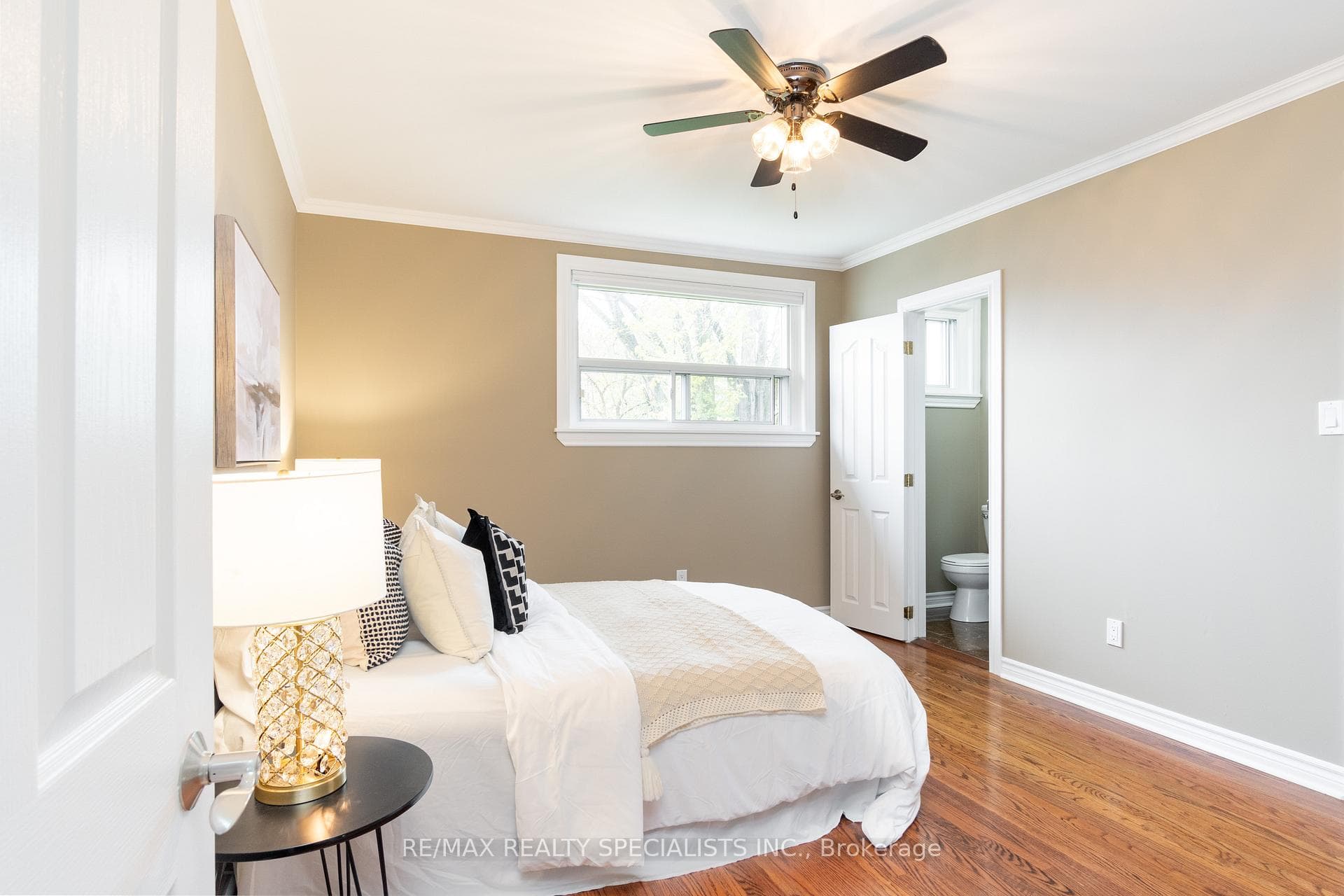 3212 VALMARIE Avenue photo 18