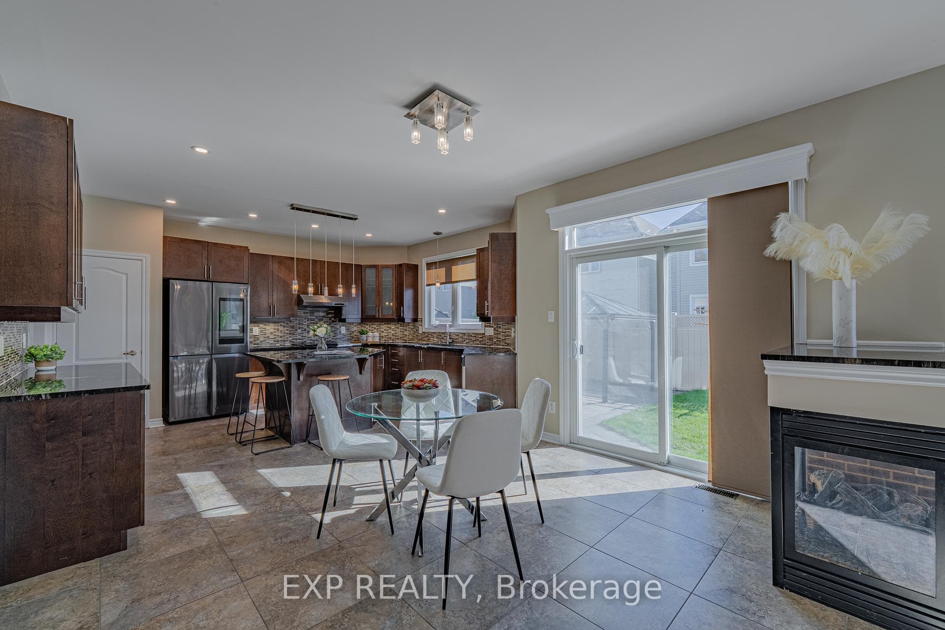 3308 RIVERSET Crescent photo 14
