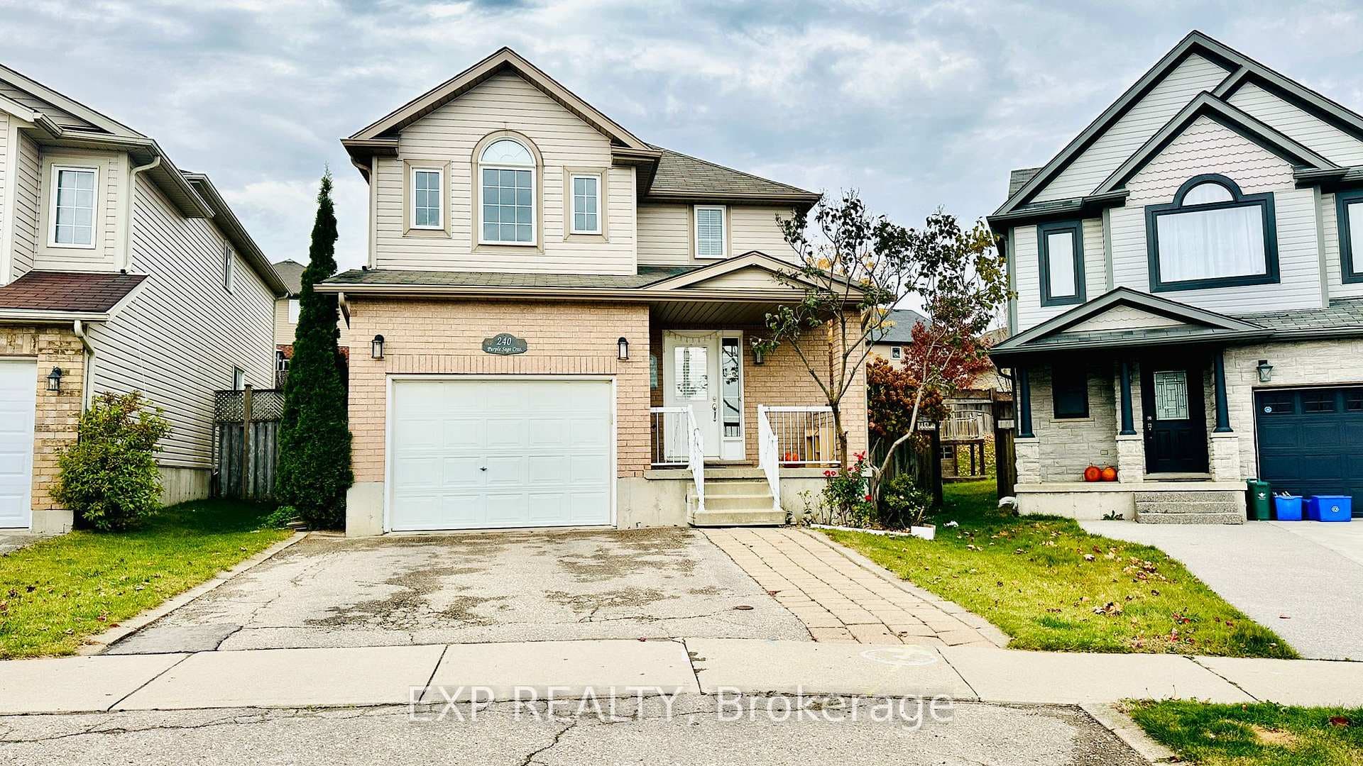 240 PURPLE SAGE Crescent photo 1