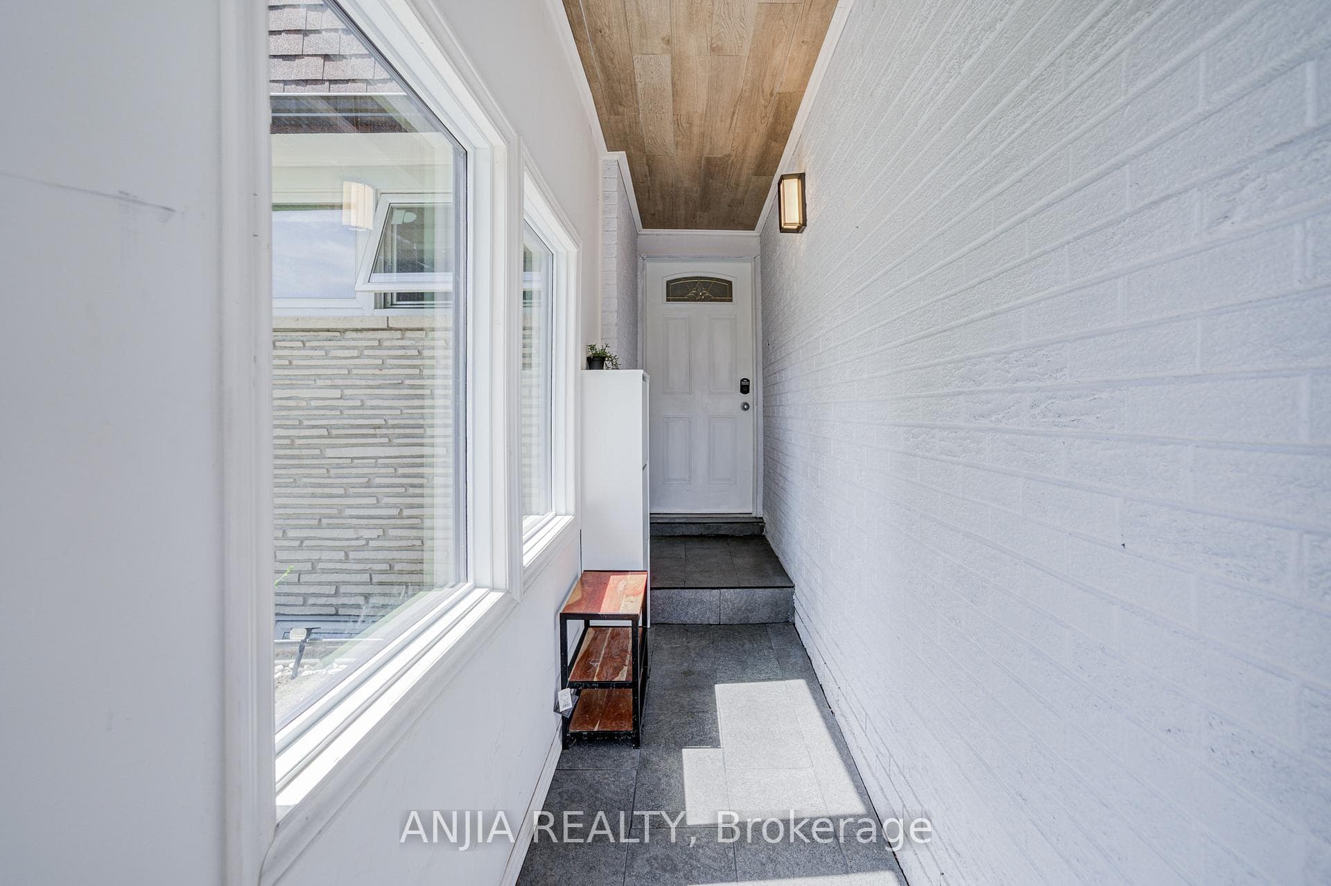 272 McNicoll Avenue photo 3