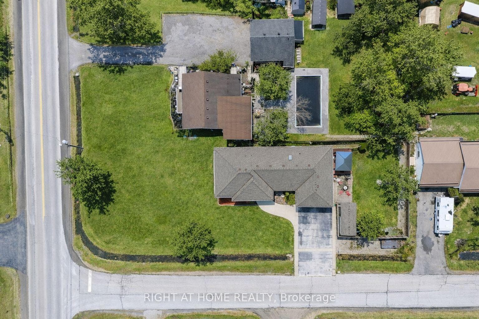 301 Mud Street photo 32