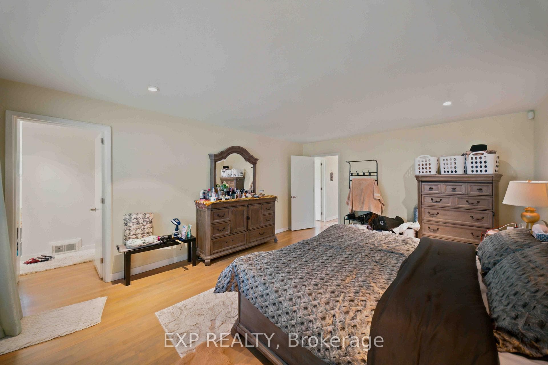 304 Roger Road photo 18