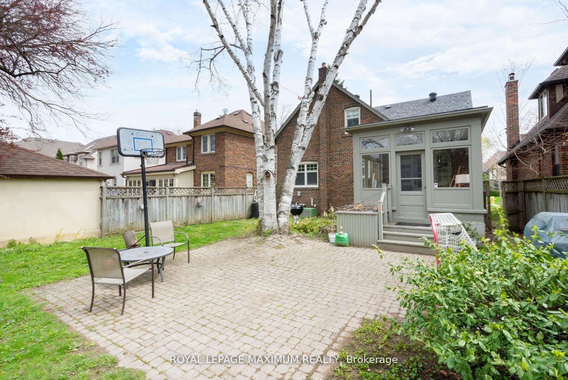 378 Prince Edward Drive photo 28