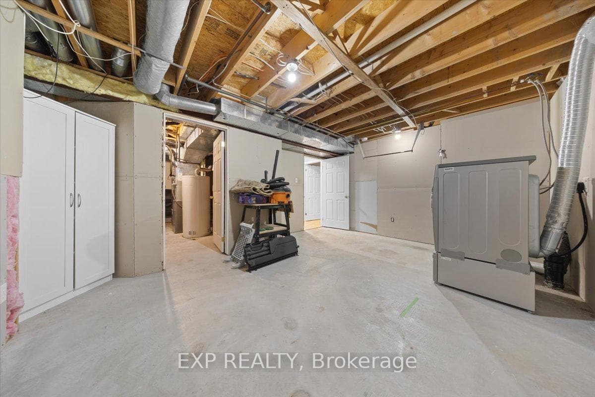 851 Beauregard Crescent photo 31