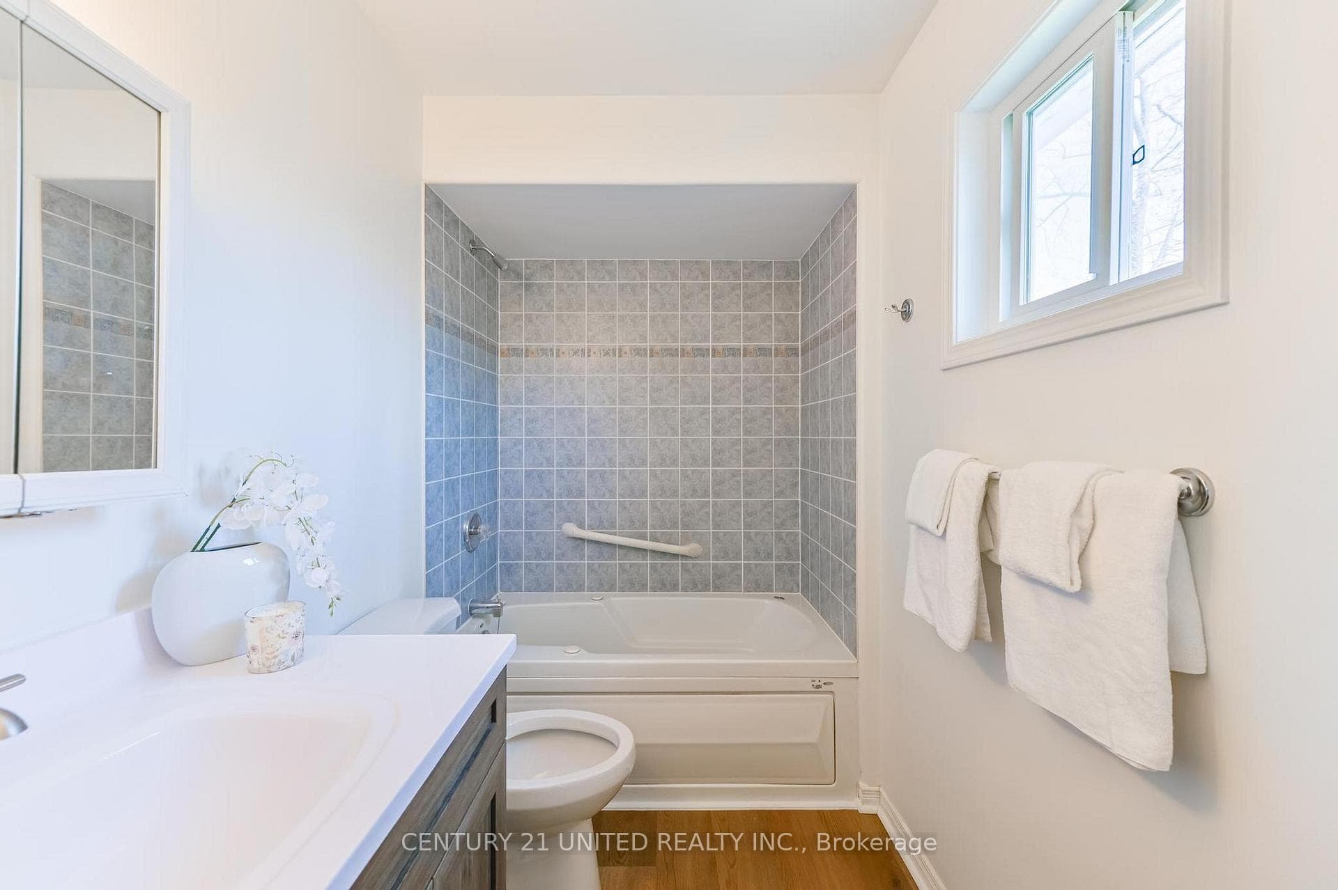 224 Grove Avenue photo 14