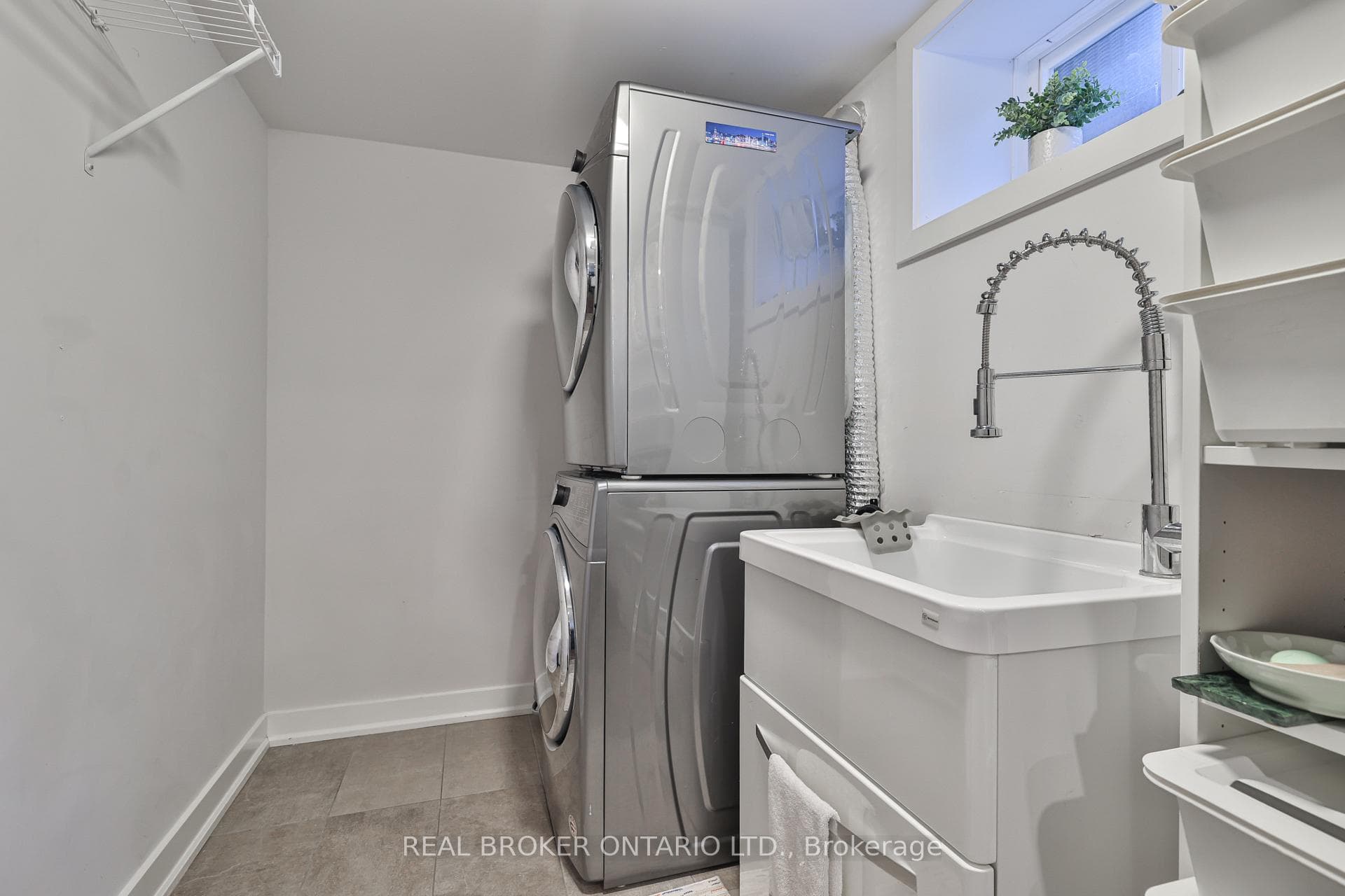 2054 Rebecca Street photo 38