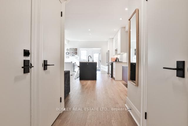 98 Hampton Avenue photo 5