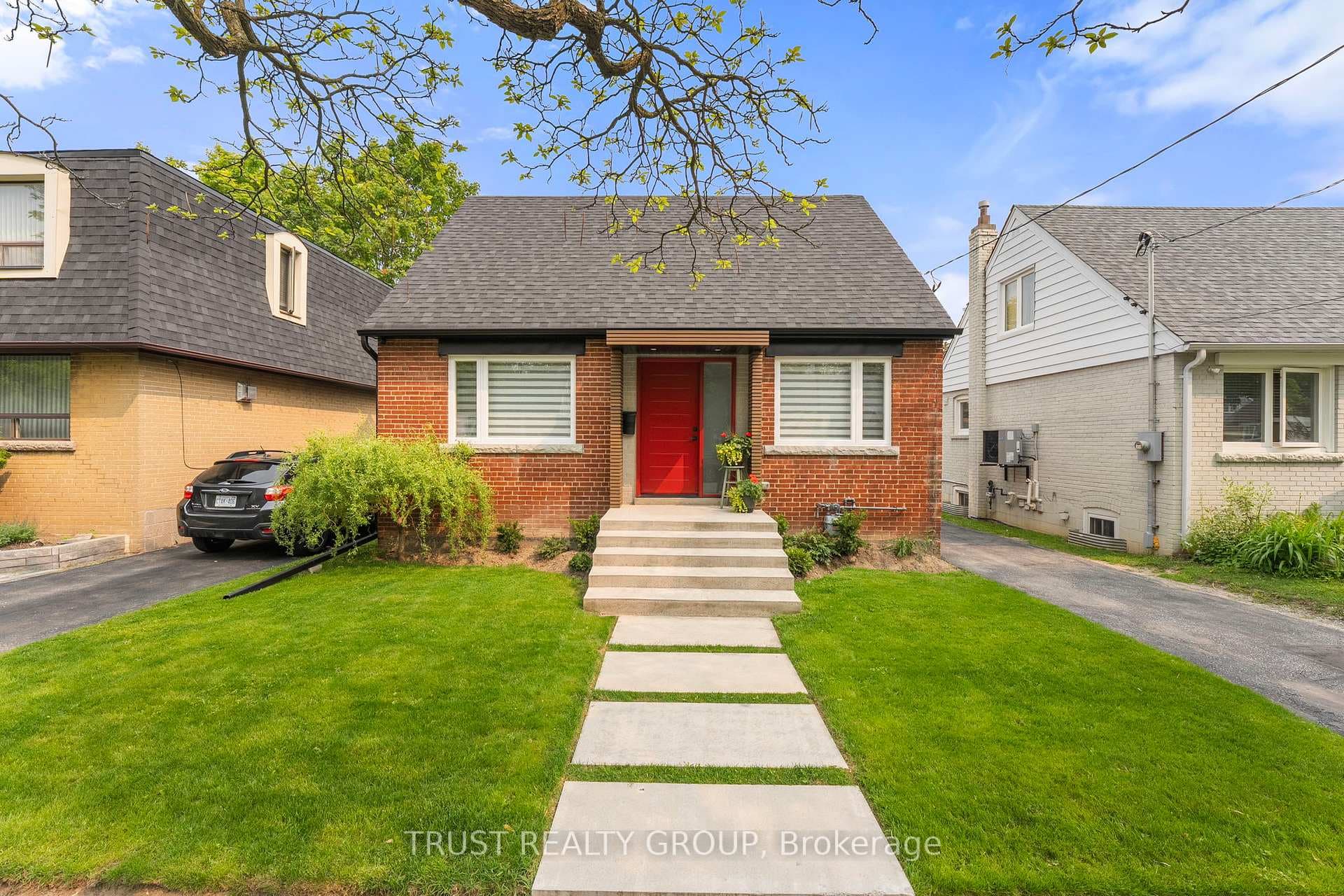 14 Dorine Crescent photo 2