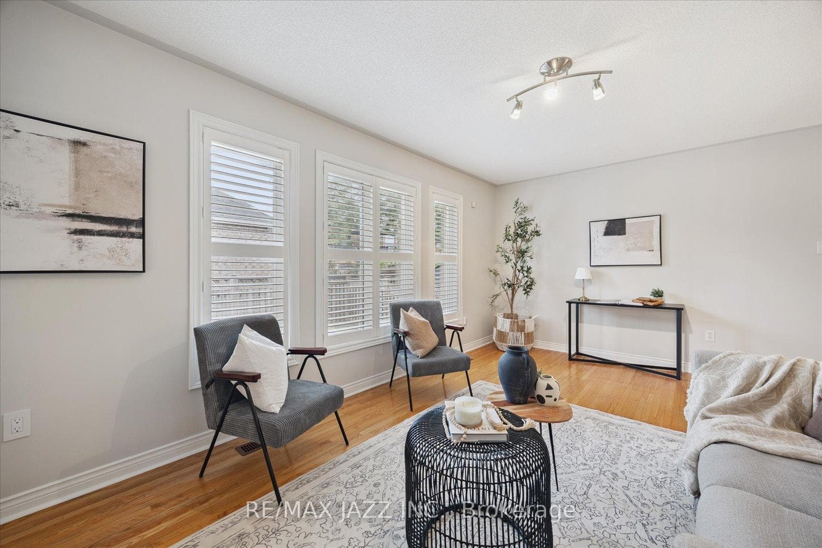 12 Lacroix Court photo 17