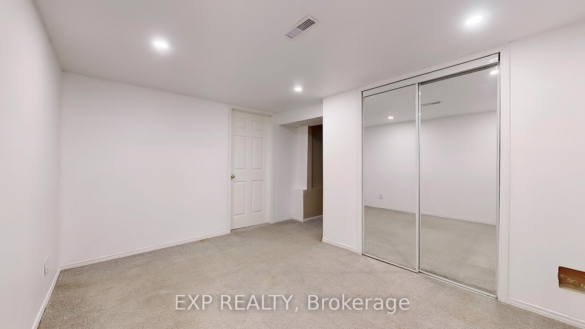 452 camelot Drive photo 32