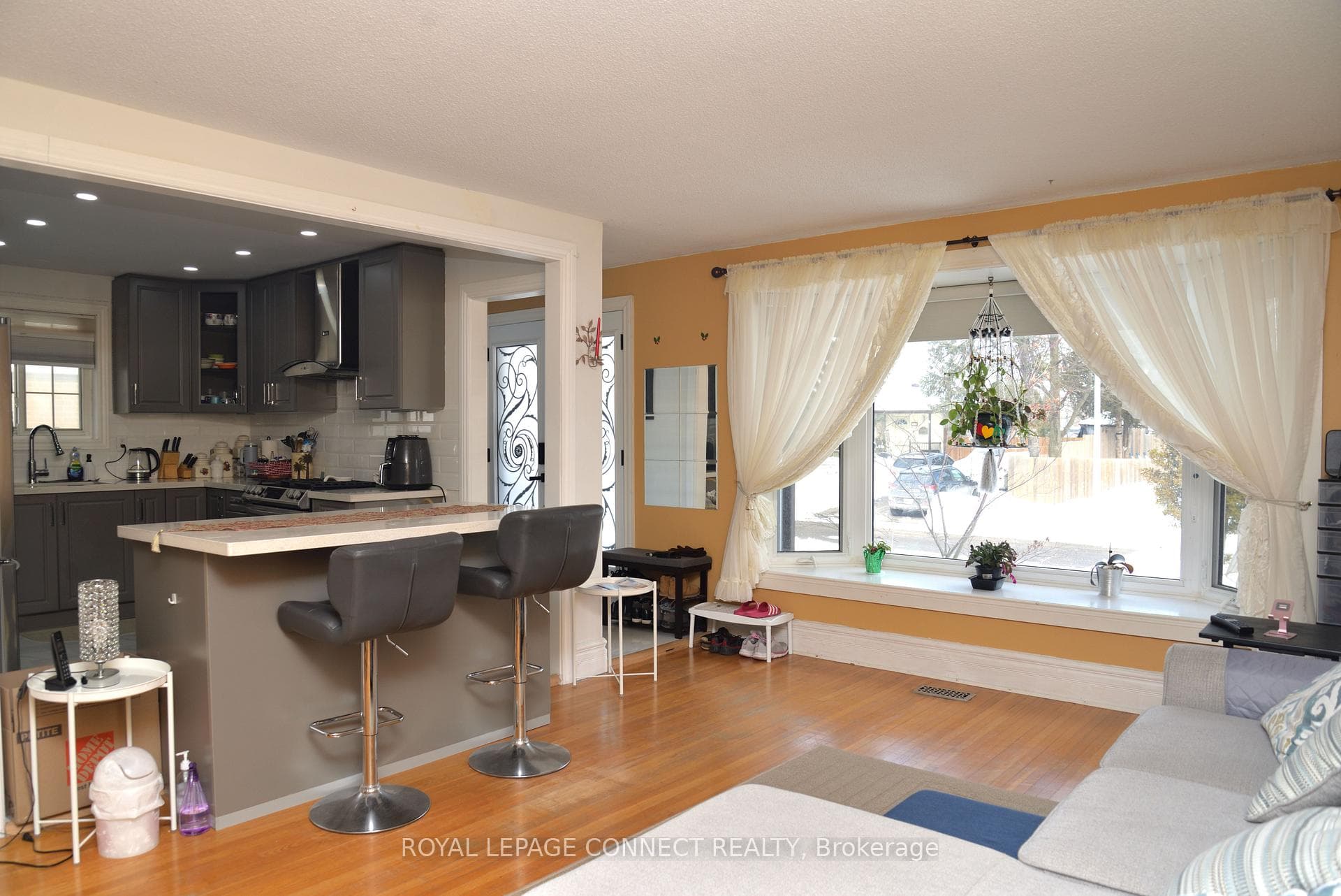 1431 Colmar Avenue photo 6
