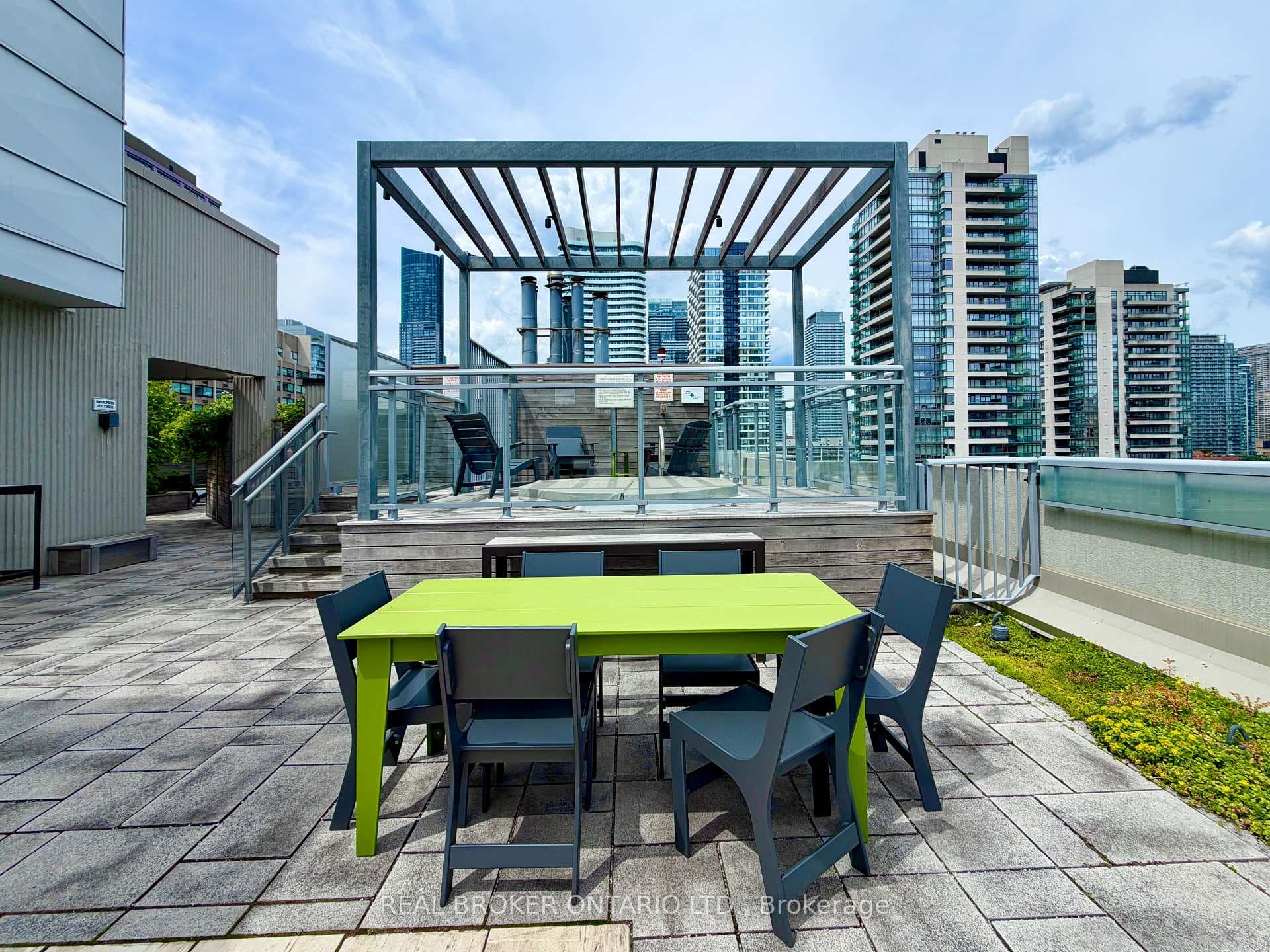 Rooftop hot tub and dining