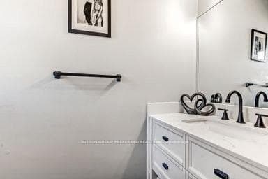 711 Osgoode Drive Unit 17 photo 3