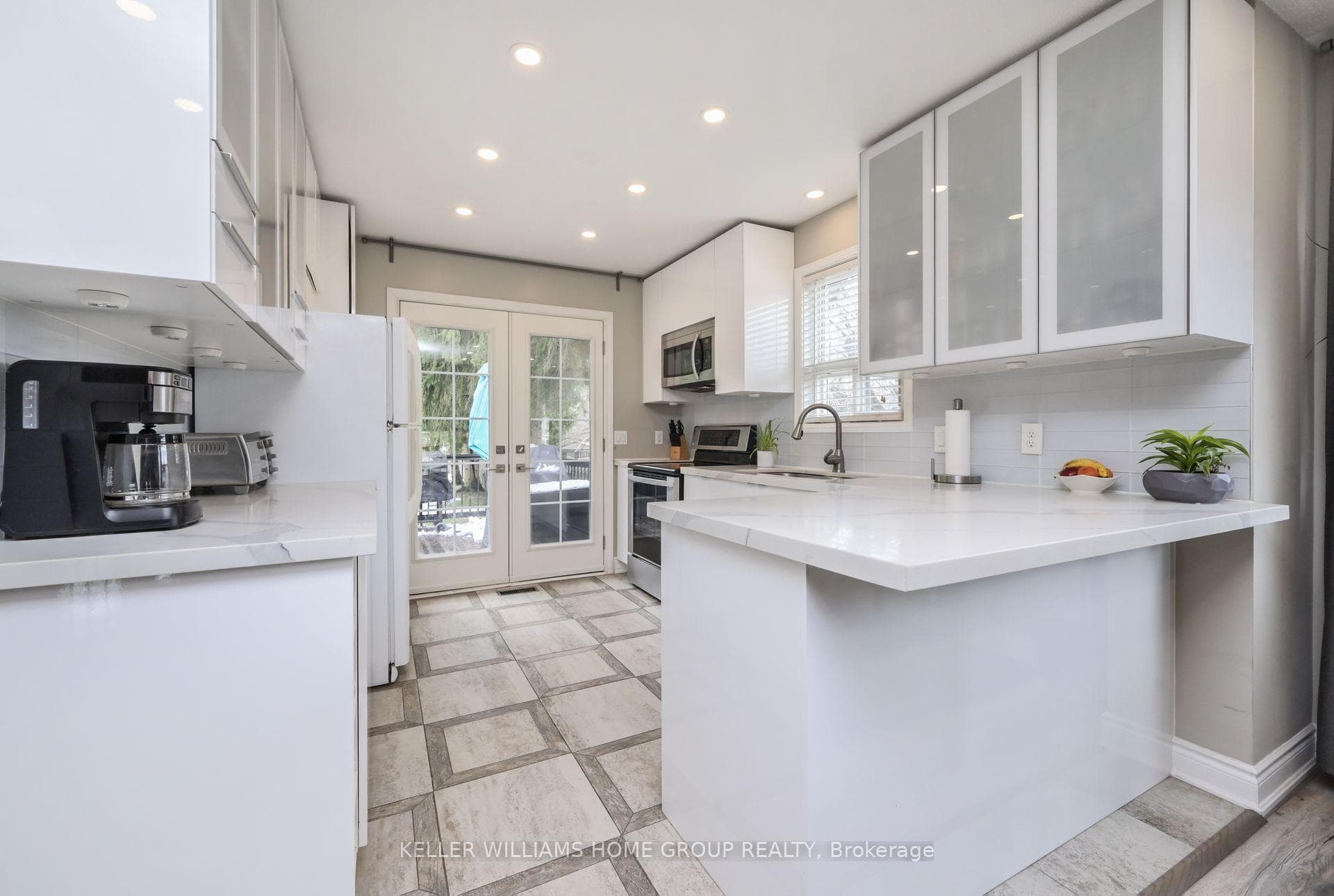 2297 Scythes Street photo 8