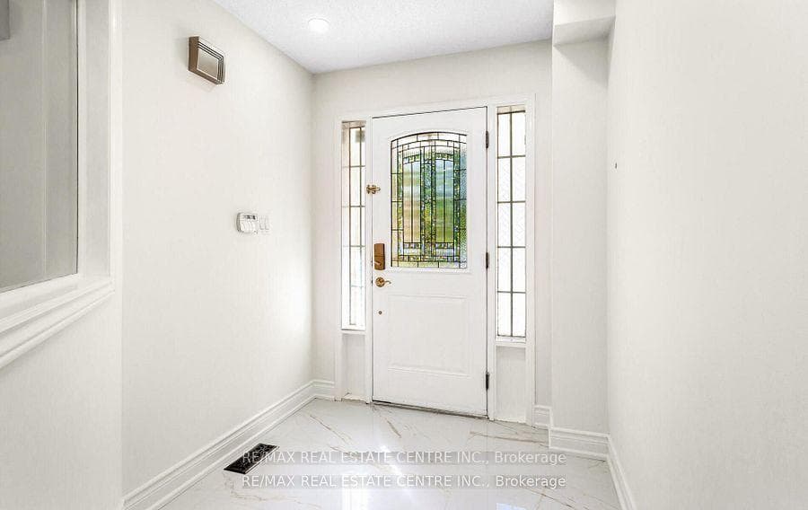 42 Howes Street photo 4