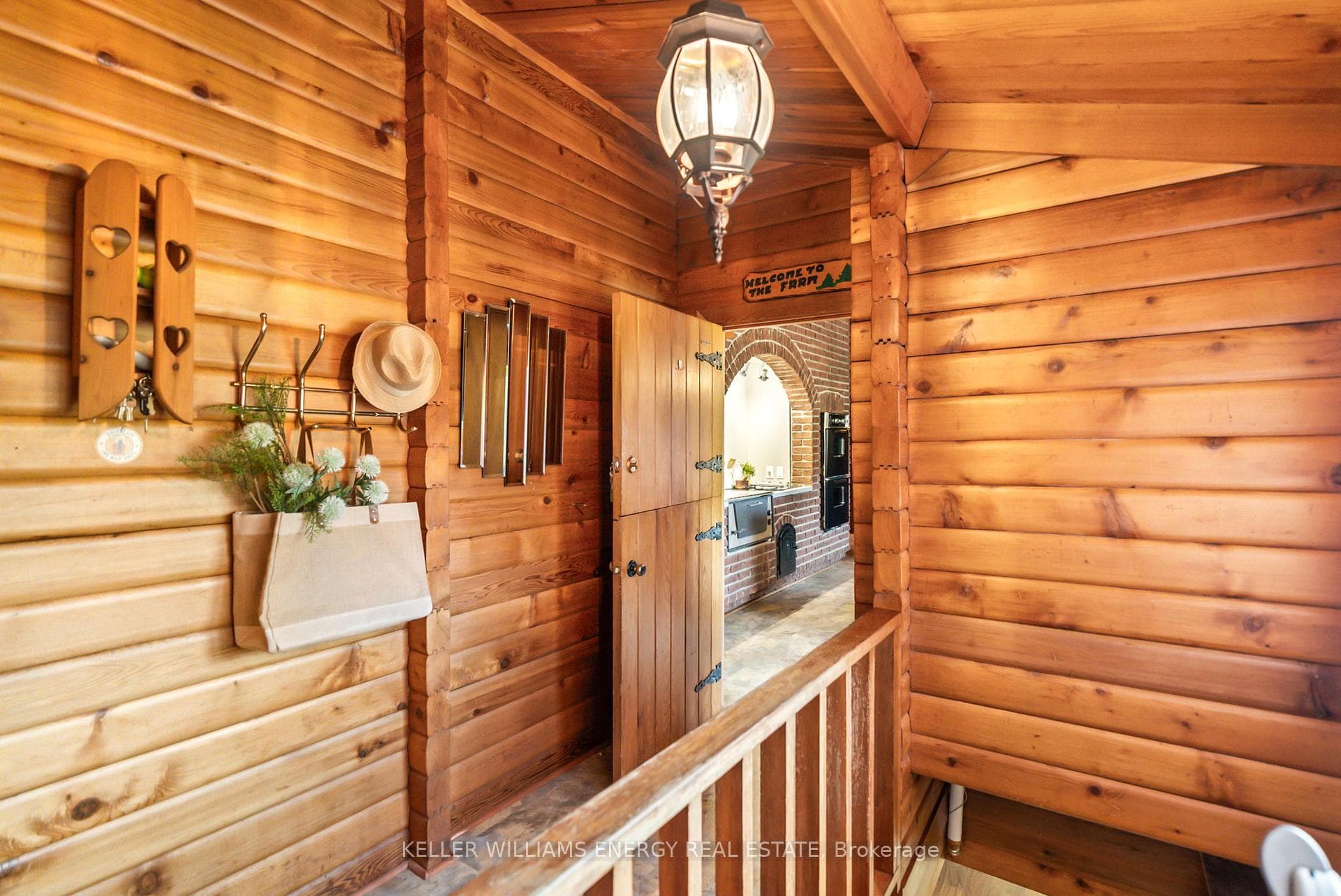 7368 Mercer Road photo 6