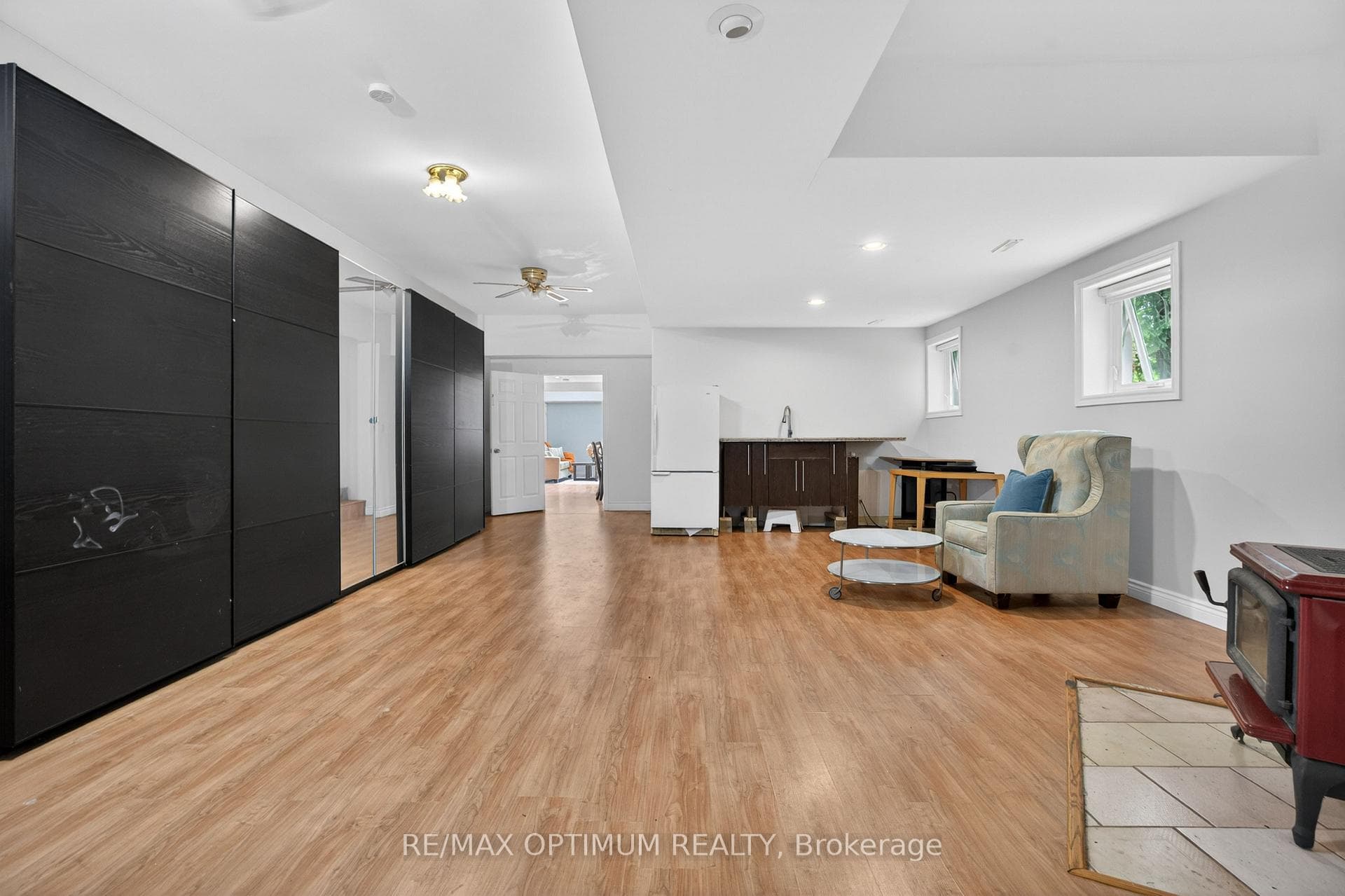 529 Campbellville Road photo 34