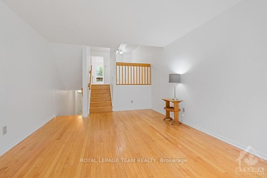25B ROBINSON Avenue photo 6