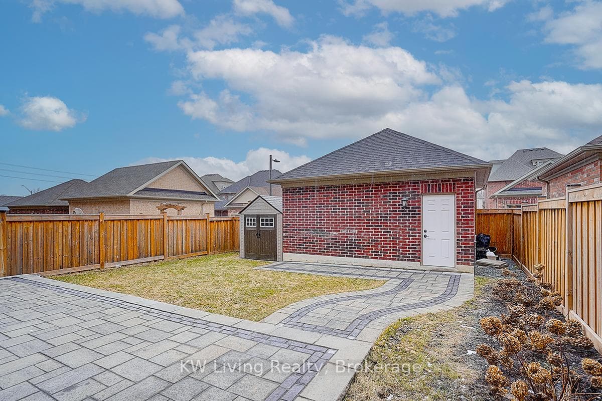 292 Angus Glen Boulevard photo 2