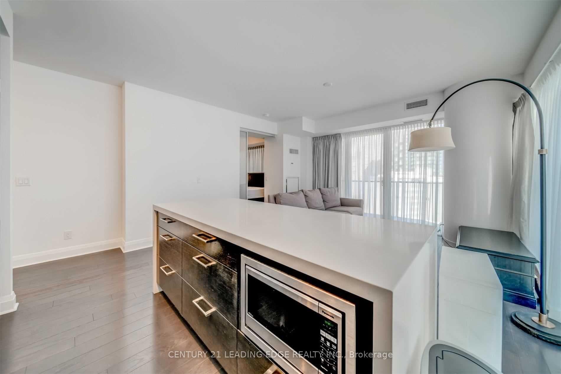 1080 Bay Street Unit 2302 photo 13