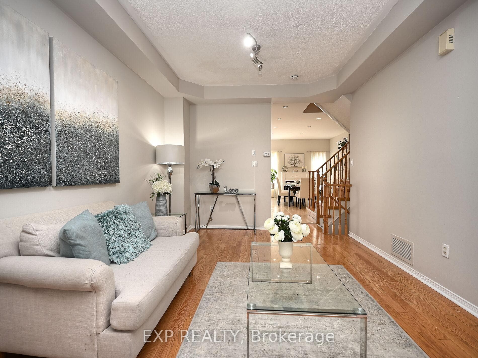 140 GATWICK Drive photo 9