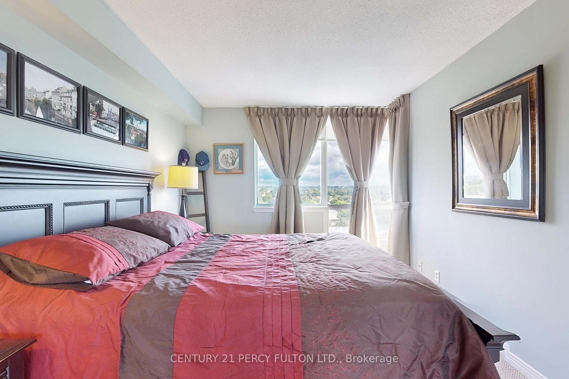 711 Rossland Road Unit 814 photo 24