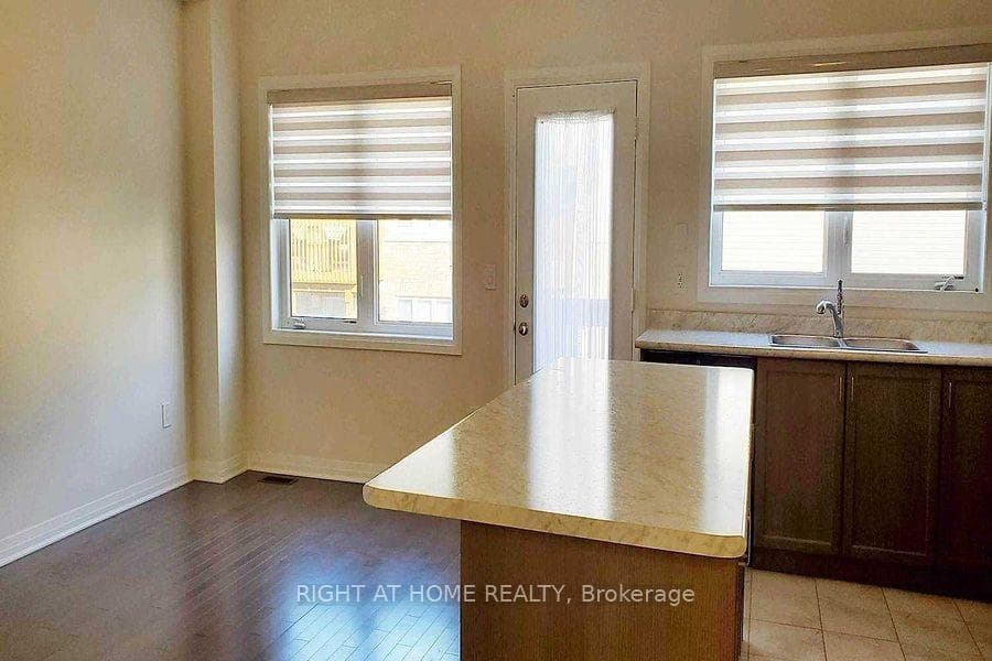 4062 Maitland Street photo 7